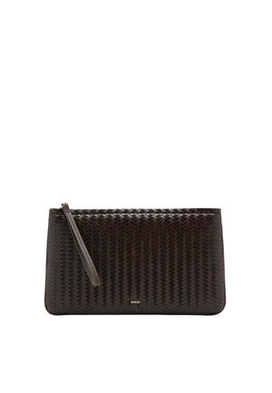 Pochette en cuir tressé noir avec sangle pour poignet et petit logo doré MNG au centre devant.
