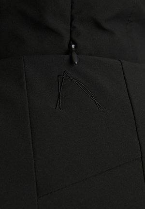 CHASIN' RETURN VALLEY - Outdoorjas - black