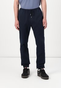 Tommy Jeans AUSTIN - Chinos - dark night navy
