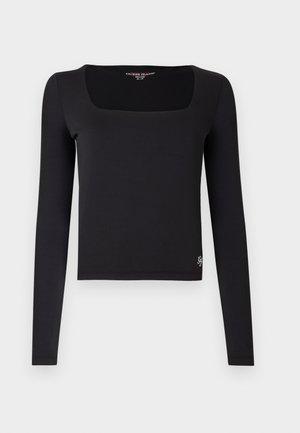 Μαύρο μακρυμάνικο τοπ με τετράγωνο ντεκολτέ και εφαρμοστή σχεδίαση. Κατασκευασμένο από λείο ύφασμα, με μικρή διακοσμητική λογότυπο στο τελείωμα.