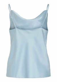 Svijetloplava satenasta majica na bretele glatke teksture, s tankim podešavnim trakama i zaobljenim izrezom, dizajnirana s opuštenim krojem.
