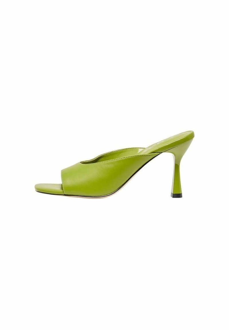 Zelené kožené sandály na vysokém podpatku s otevřenou špičkou a elegantním designem, vybavené vysokým jehlovým podpatkem a hladkým, lesklým povrchem.