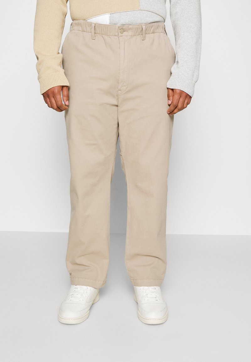 Levi's® Plus CORDUROY - Pantaloni - true chino shady