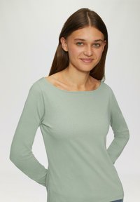 QS MIT U-BOOT-AUSSCHNITT - Longsleeve - salbeigrün