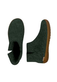 Stivaletti alla caviglia in feltro verde con punta arrotondata e suola in gomma. Superficie texturizzata con design slip-on e etichetta del marchio discreta sul lato.