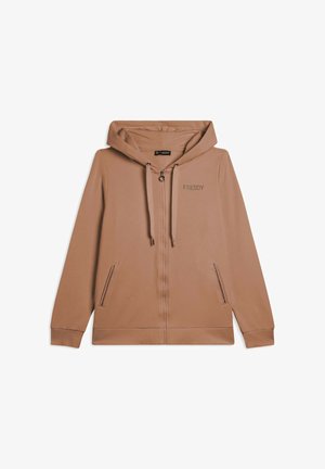 Sweat-shirt zippé à capuche en tissu marron clair, avec deux poches latérales, des cordons de serrage et le mot "FREDDY" en accent métallique sur la poitrine.