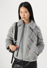 Vero Moda - Kurtka zimowa