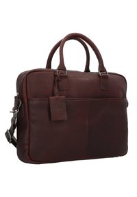 Braune Leder-Laptoptasche mit zwei Griffen, verstellbarem Schultergurt, Fronttasche und einem kleinen Gepäckanhänger mit Logo der Marke.