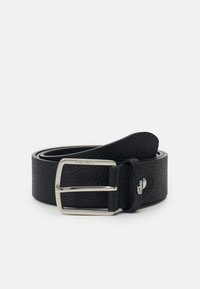 Ceinture en cuir noir avec une finition texturée, dotée d'une boucle en métal argenté et de détails de marque subtils.
