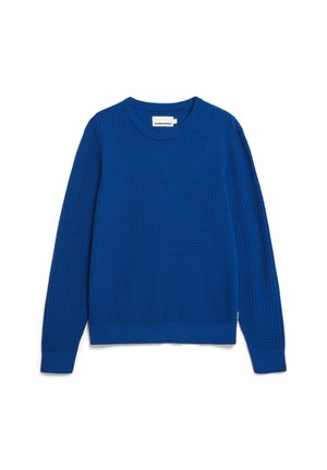 Blauwe gebreide trui met een ronde hals en lange mouwen. Heeft een geribde onderrand en manchetten, gemaakt van breimateriaal.