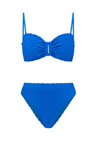 Kék textúrájú bikini szett, amely egy párnázott bandeau felsőből áll, középen csomóval és illeszkedő, magas derekú alsóból, mindkettő szövetmintás.