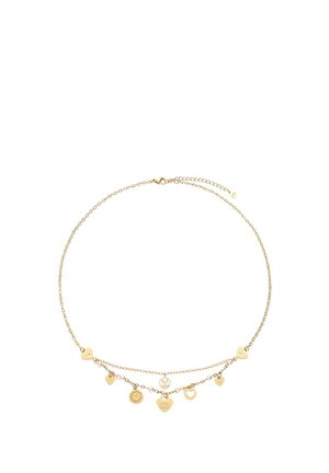 Collar de cadena dorada con pequeños colgantes en forma de corazón y circulares, algunos grabados y enlazados con pequeñas perlas blancas.