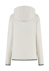 Witte geribbelde gebreide hoodie met lange mouwen, zwarte afwerking bij de manchetten en de zoom, weergegeven vanuit de achterkant op een witte achtergrond.