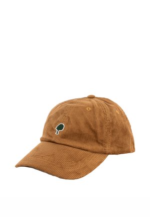 Gorra de béisbol de pana marrón con un pequeño emblema de árbol verde bordado en el lado izquierdo delantero.