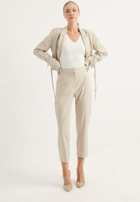 Chiquelle SLEEVE DETAILED   - Blazer - beige
