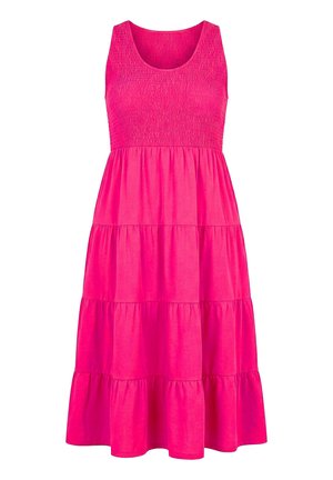 Mouwloze felroze jurk met laagjes, een geplooide taille en een ronde halslijn, tot op de knie met geplooide lagen stof.