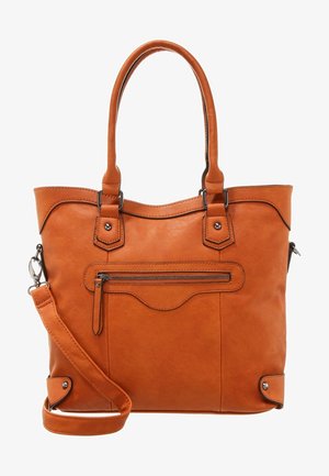 Sac fourre-tout en cuir marron avec doubles poignées, poche avant zippée et bandoulière amovible sur fond blanc.