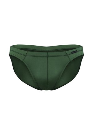 Dunkelgrüne Herren-Slip mit sichtbaren Nähten und einem kleinen schwarzen Markenzeichen auf der rechten Seite des Bunds.