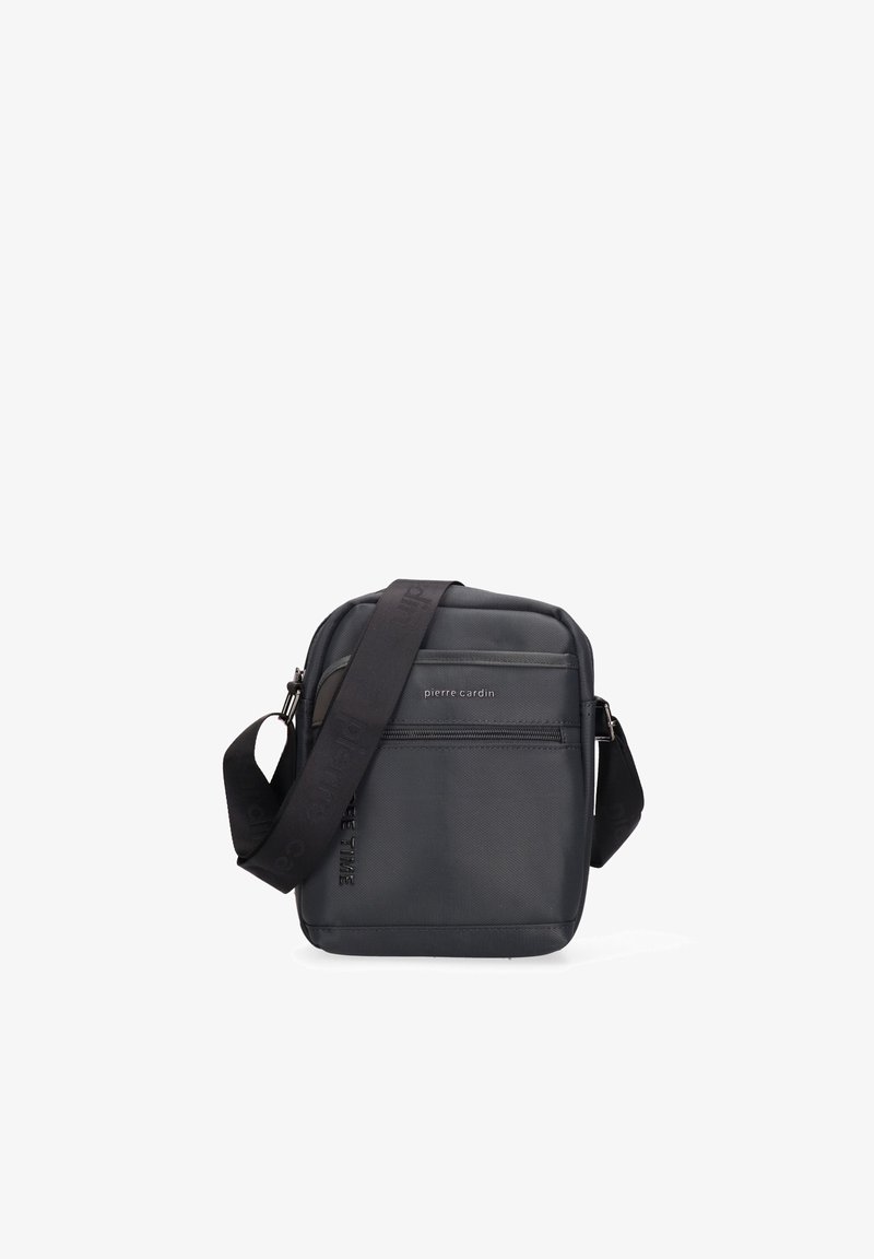 Borsa a spalla nera con finitura liscia, forma rettangolare, tasca frontale con zip e tracolla regolabile con branding impresso.