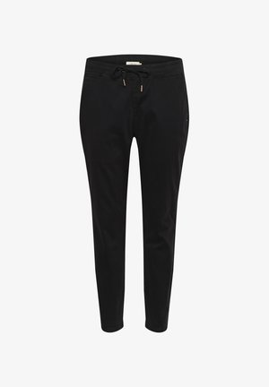 Crne hlače za povlačenje izrađene od glatkog materijala, s elastičnim pojasom i oblikovanim nogavicama. Minimalističke, bez vidljivih uzoraka.