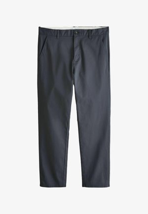Pantaloni bleumarin închis, cu picior drept, curele pentru centură, închidere frontală cu nasture și fermoar și buzunare laterale înclinate.