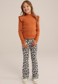 WE Fashion GERIBD MET RUCHES - Top dugih rukava - brown