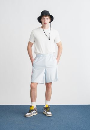 Poradie 1: Jordan - M J BRK CAT SCRATCH SHORT - Tepláky