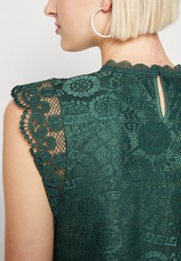 Pieces PCOLLINE  - Tops - trekking green