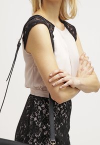 Dorothy Perkins Freizeitkleid - nude