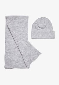 Kijelölve, heathergrey