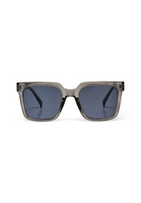 Lunettes de soleil carrées avec des montures grises translucides et des verres gris foncé. Dotées de branches droites et d'un minimum de détails.