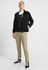 Urban Classics 3-TONE POCKET TEE - Marškinėliai su spaudiniu - navy/white/chromeyellow