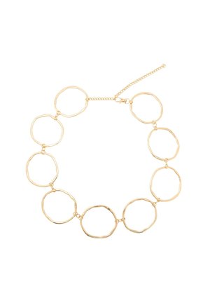 Guldhalskæde med ni store, uregelmæssige åbne cirkulære led og en justerbar lås.