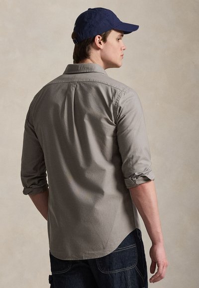 Polo Ralph Lauren CUSTOM FIT GARMENT-DYED OXFORD SHIRT - Camisa - perfect grey
