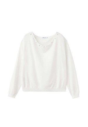 Jersey blanco de manga larga con cuello redondo ancho que presenta ojales metálicos distribuidos uniformemente alrededor del escote.