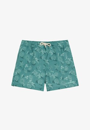Bañador corto en color azul verdoso con estampados de conchas marinas, estrellas de mar, coral y calaveras, con una cintura elástica y cordón beige.