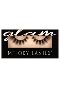 Ciglia finte con una texture scura e soffice, caratterizzate da lunghezze diverse. Imballate in una scatola nera con il testo "glam" e "MELODY LASHES".
