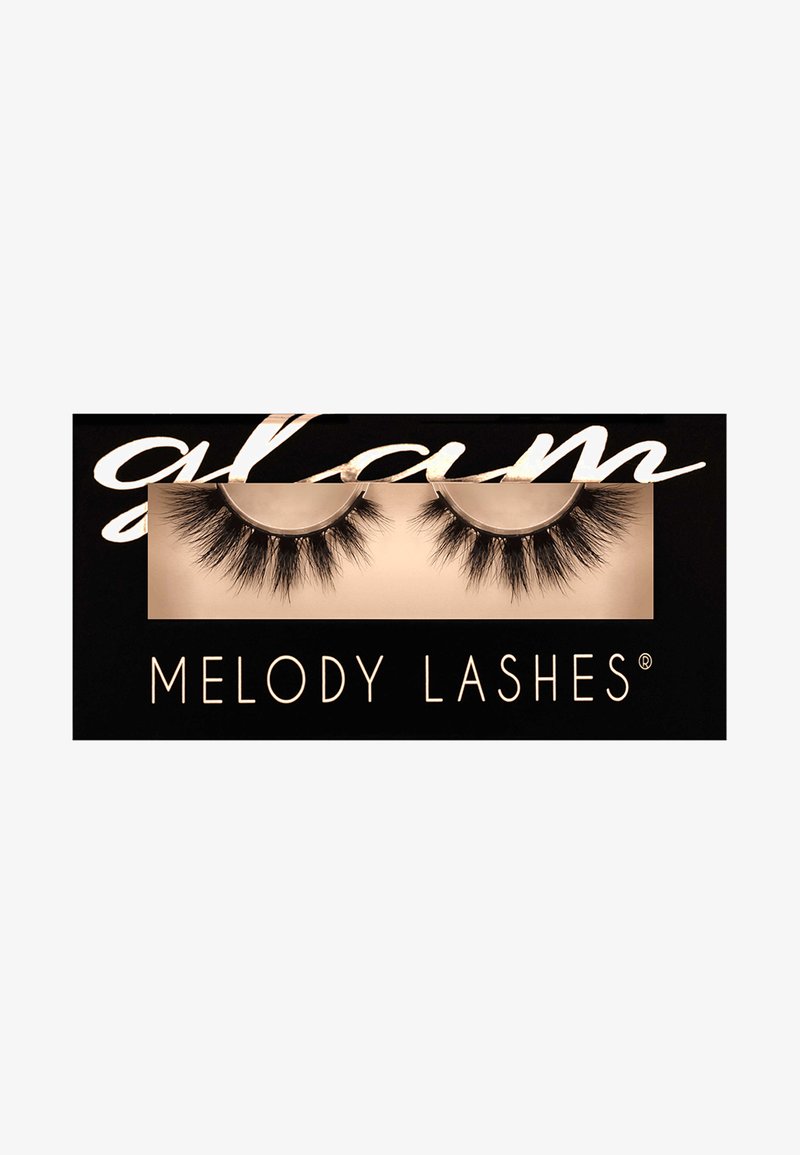 Ciglia finte con una texture scura e soffice, caratterizzate da lunghezze diverse. Imballate in una scatola nera con il testo "glam" e "MELODY LASHES".