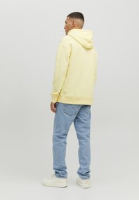 Jack & Jones JORCOPENHAGEN UNISEX - Džemperis ar kapuci - french vanilla