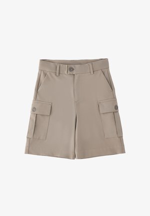 Pantalones cortos cargo beiges hasta la rodilla con botón frontal, trabillas para cinturón, bolsillos laterales en ángulo y bolsillos cargo con solapa abotonada en cada pierna.