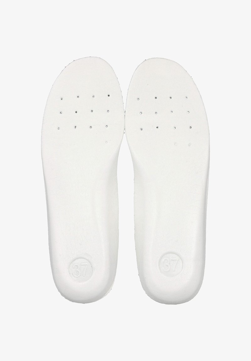 Plantillas blancas con textura suave, talla 37, con pequeños agujeros de ventilación y bordes redondeados. Diseñadas para ofrecer comodidad y soporte.