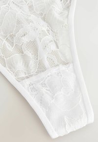 Thumbnail Image 6
