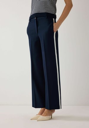 - Spodnie materiałowe