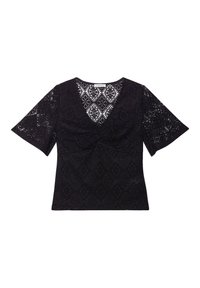 Haut en dentelle noire avec des manches courtes et larges. Présente un col en V, un motif texturé avec des losanges et des détails froncés au niveau de la poitrine.