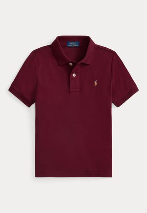 Σκούρο κόκκινο κοντομάνικο πουκάμισο Polo Ralph Lauren με δύο κουμπιά και μικρό κεντημένο λογότυπο στο αριστερό στήθος.
