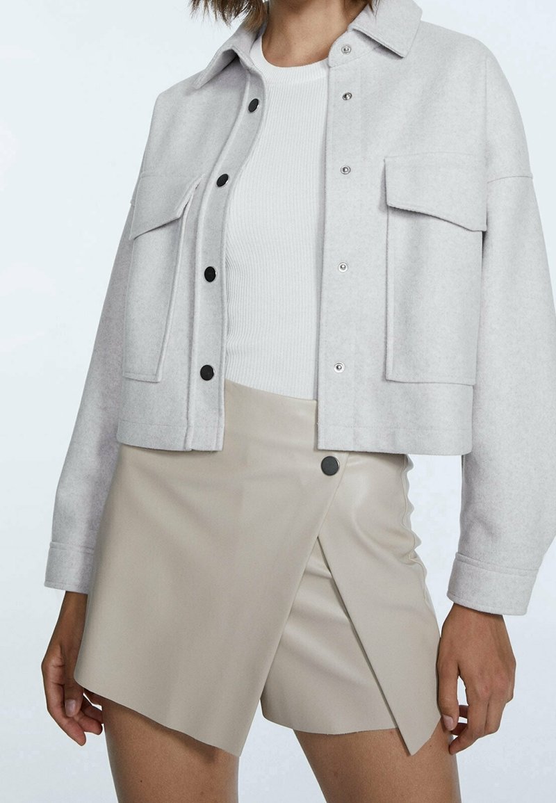 Stradivarius Overgangsjakke - off-white