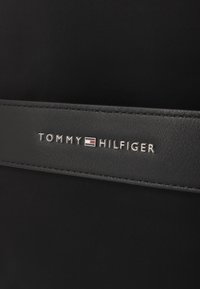 Tommy Hilfiger Tagesrucksack - black