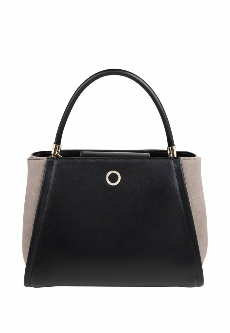 Tote taske i sort og beige læder, struktureret design med runde håndtag, hardware i guldfarve og en cirkulær detalje foran.