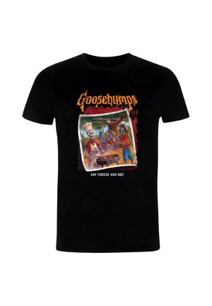 Camiseta de algodón negra con un gráfico colorido de "Goosebumps" que muestra esqueletos, una barbacoa y el texto "¡Di queso y muere!"