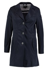 Cappotto blu navy a maniche lunghe con collo, tre bottoni frontali, tasche laterali e fodera interna a righe. Tessuto dalla texture liscia.